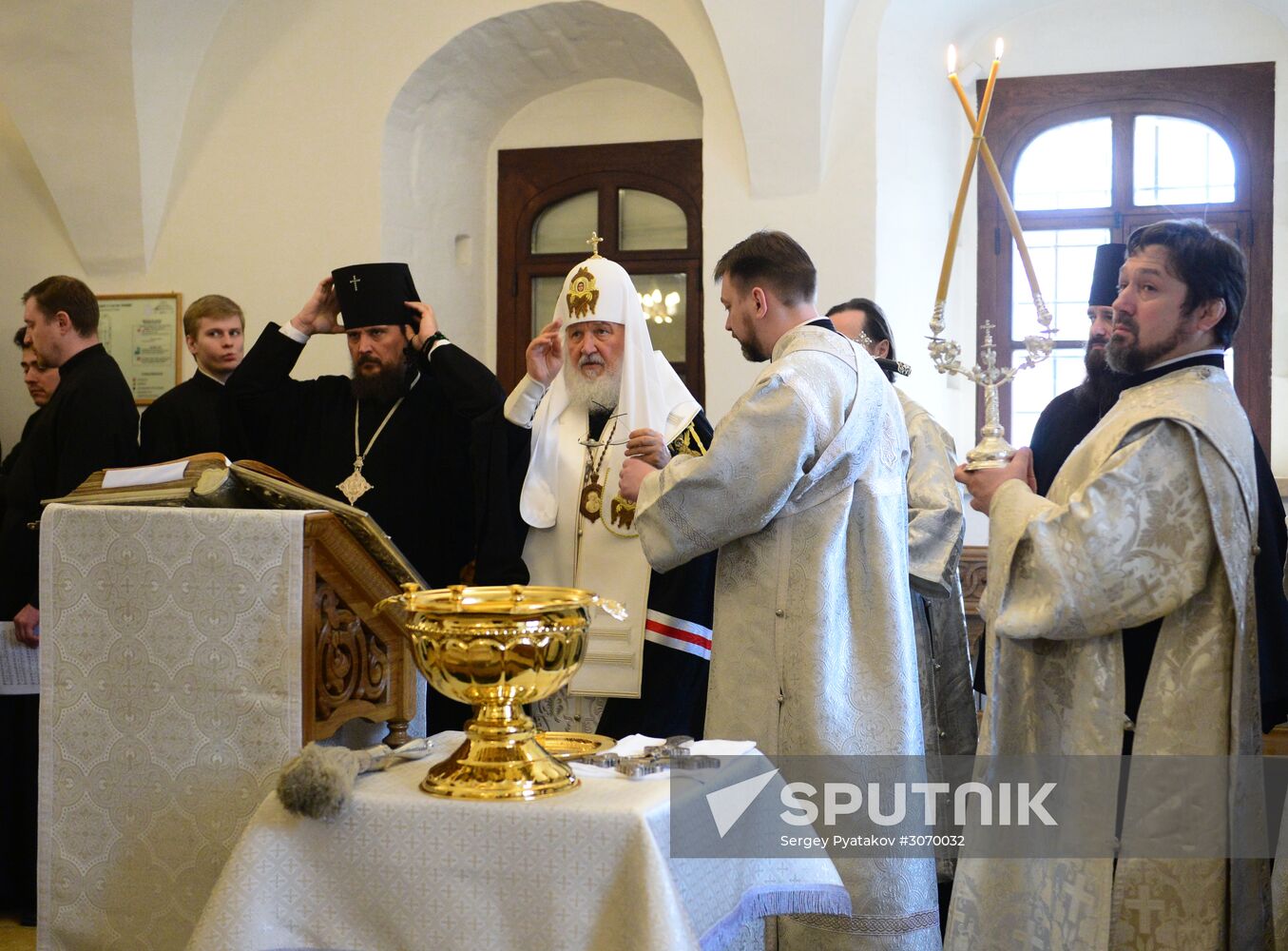 Prayer for the preparation of Chrism in Donskoy Monastery's Small Cathedral