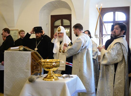 Prayer for the preparation of Chrism in Donskoy Monastery's Small Cathedral