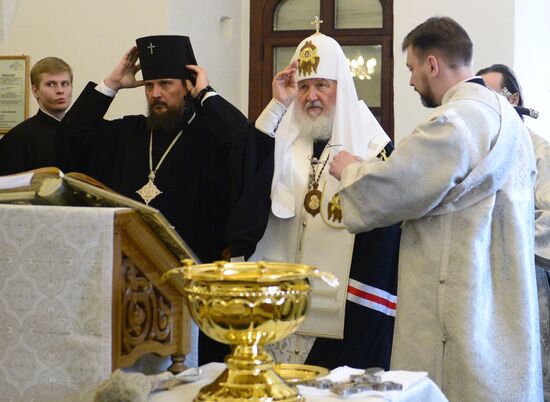 Prayer for the preparation of Chrism in Donskoy Monastery's Small Cathedral