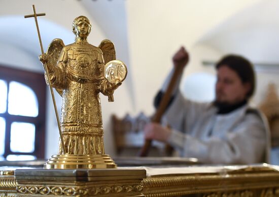 Prayer for the preparation of Chrism in the Donskoy monastery's Small Cathedral