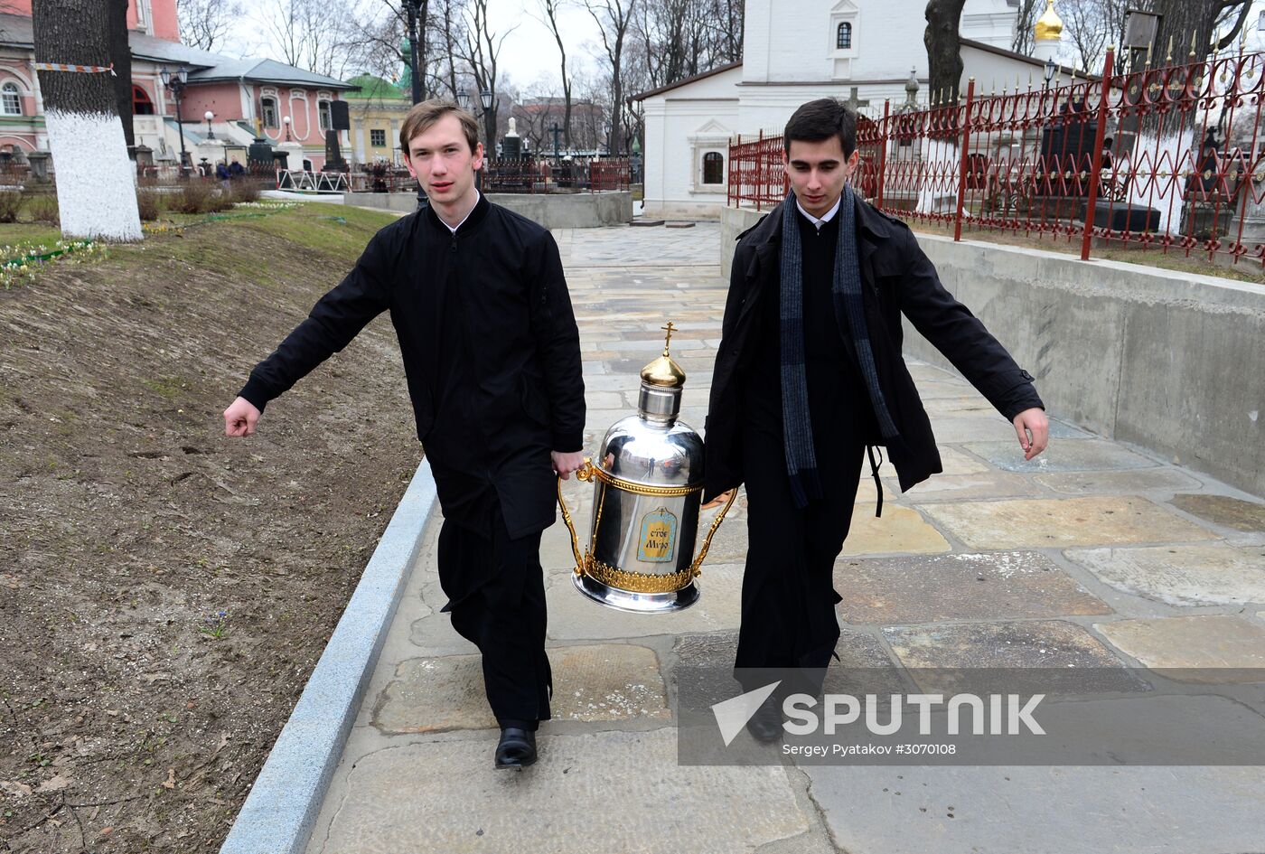 Prayer for the preparation of Chrism in the Donskoy monastery's Small Cathedral