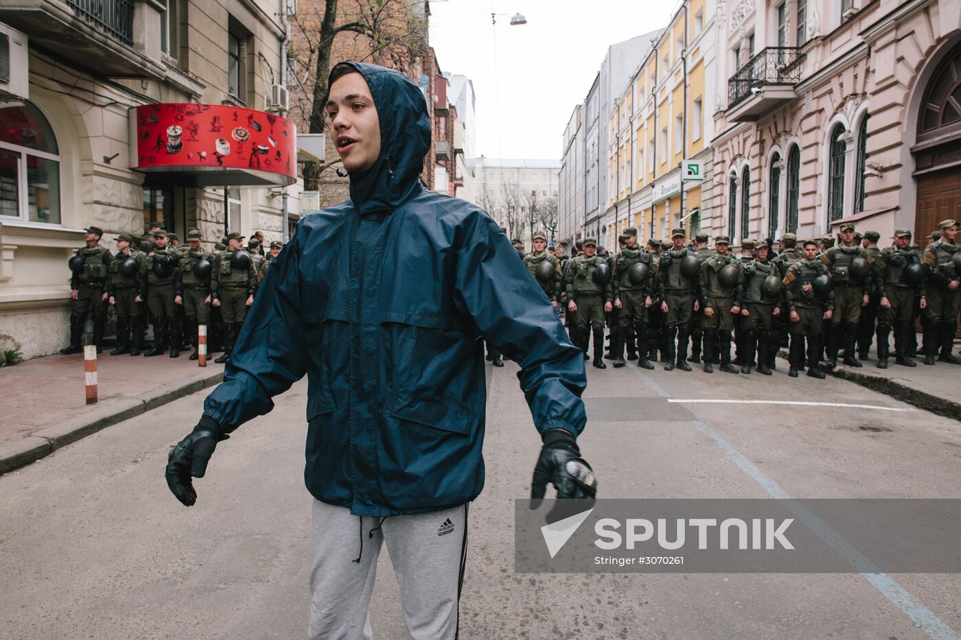 Radicals stage protests at Sberbank branches in Ukraine