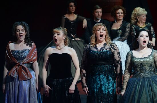 Helikon Opera marks 27 years