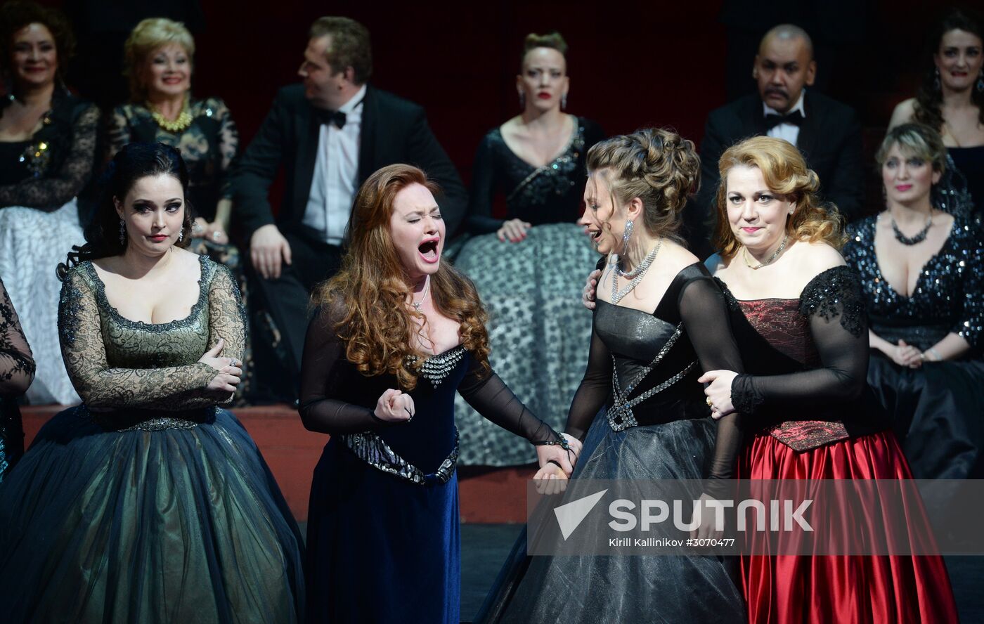 Helikon Opera marks 27 years