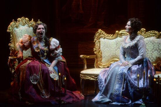 Helikon Opera marks 27 years