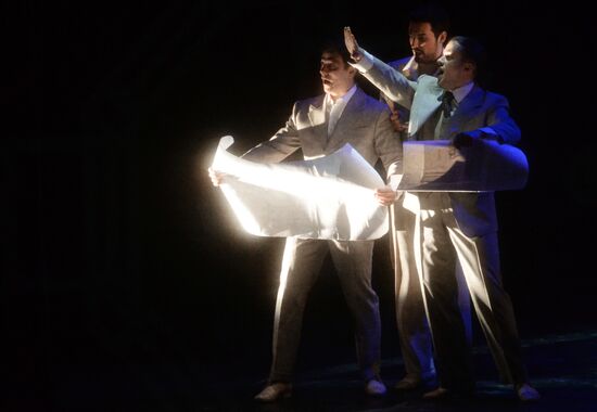 Helikon Opera marks 27 years