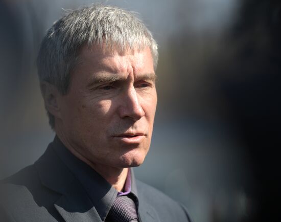 Paying last respects to cosmonaut Georgy Grechko