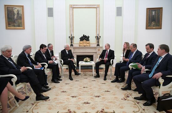 Vladimir Putin meets with Italian President Sergio Mattarella