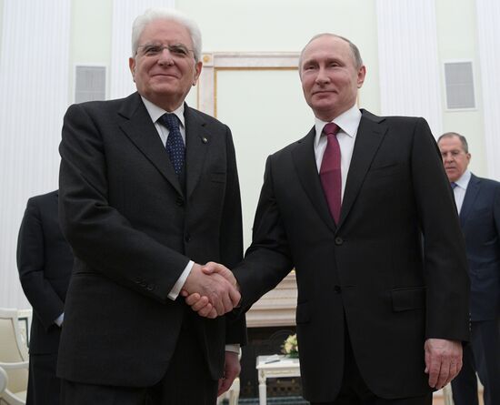 Vladimir Putin meets with Italian President Sergio Mattarella