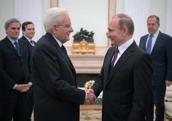 Vladimir Putin meets with Italian President Sergio Mattarella