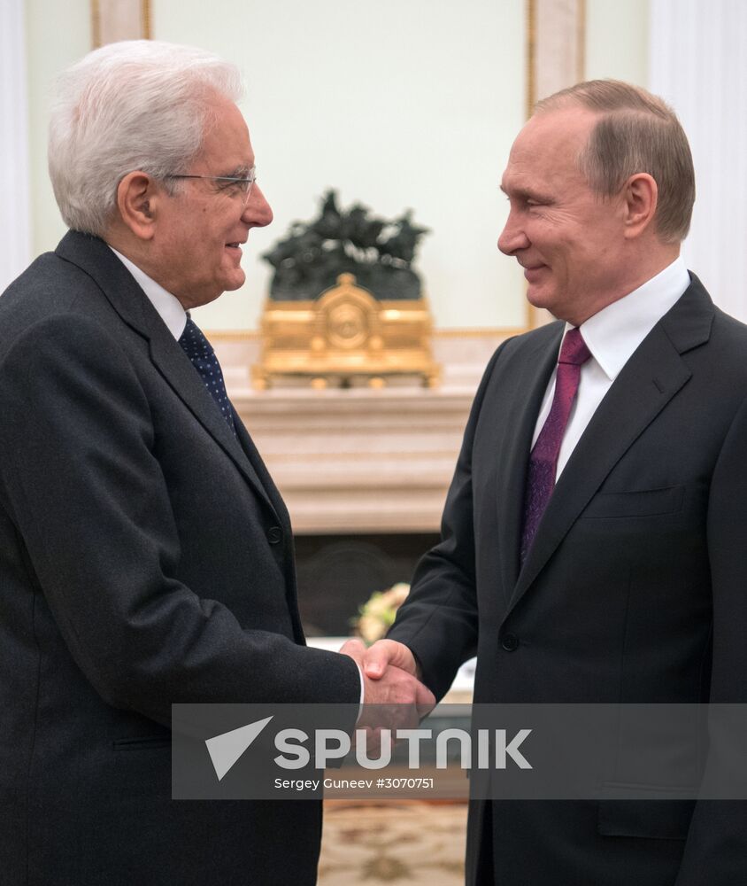 Vladimir Putin meets with Italian President Sergio Mattarella