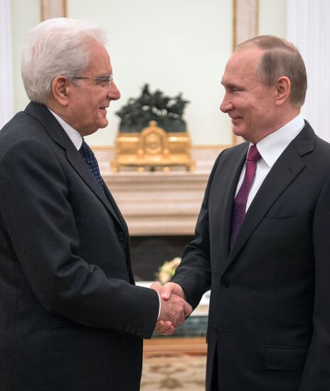 Vladimir Putin meets with Italian President Sergio Mattarella