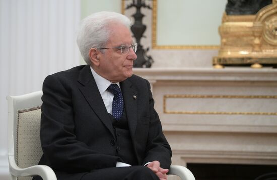 Vladimir Putin meets with Italian President Sergio Mattarella