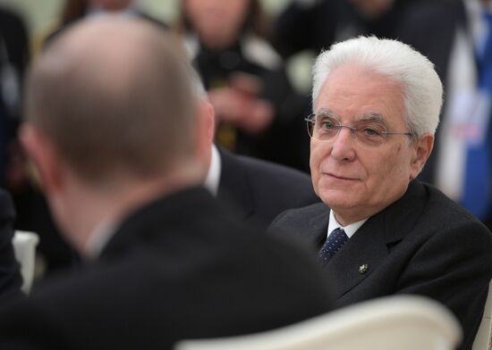 Vladimir Putin meets with Italian President Sergio Mattarella