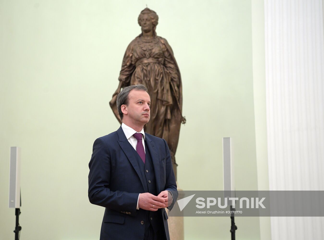 Vladimir Putin meets with Italian President Sergio Mattarella