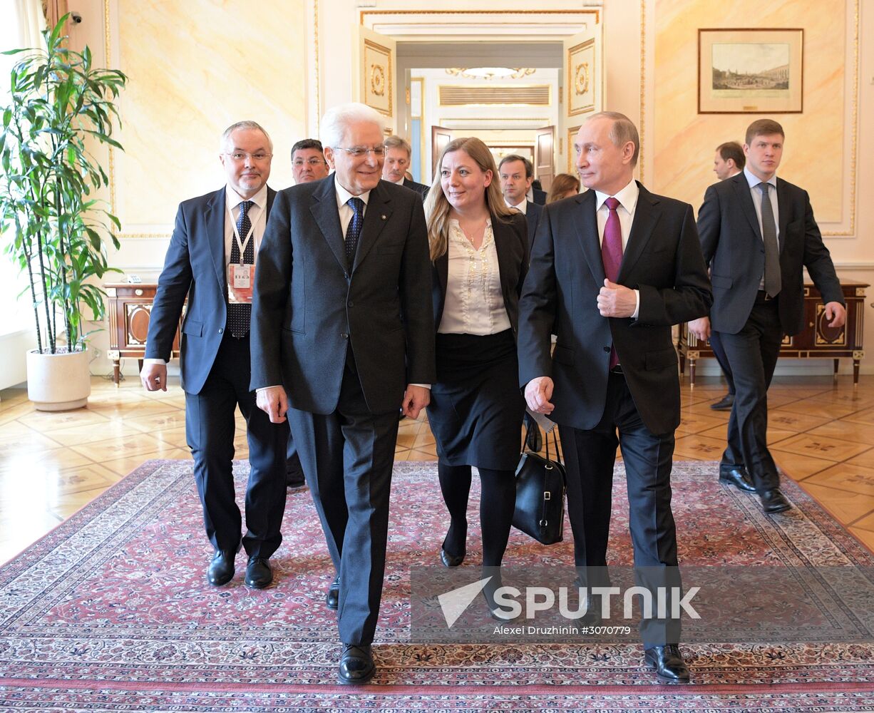 Vladimir Putin meets with Italian President Sergio Mattarella