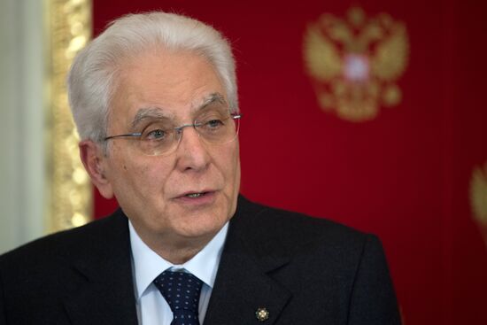 Vladimir Putin meets with Italian President Sergio Mattarella