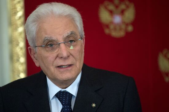 Vladimir Putin meets with Italian President Sergio Mattarella