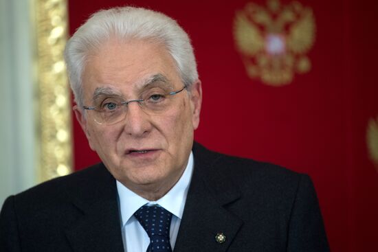 Vladimir Putin meets with Italian President Sergio Mattarella