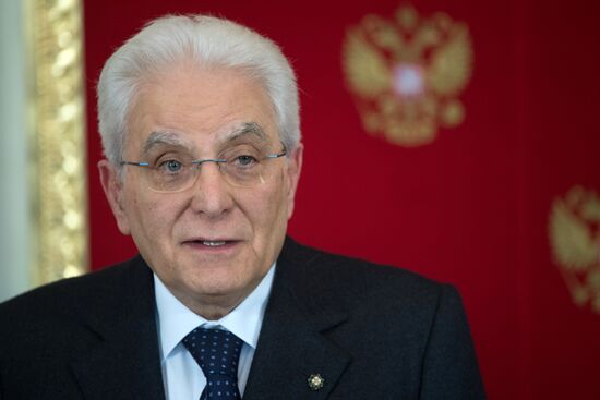 Vladimir Putin meets with Italian President Sergio Mattarella