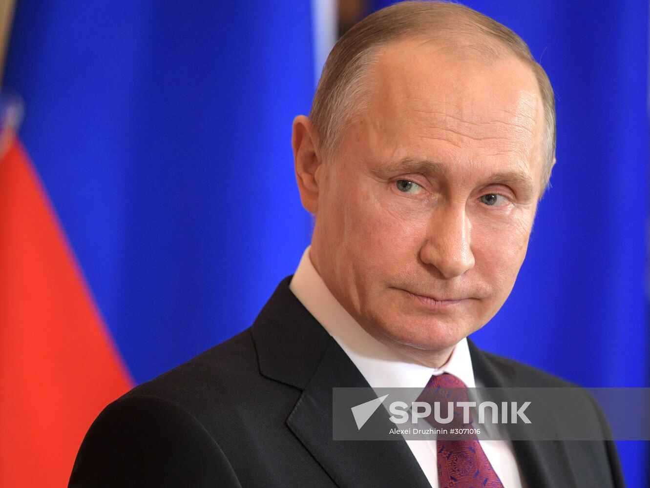 Vladimir Putin meets with Italian President Sergio Mattarella