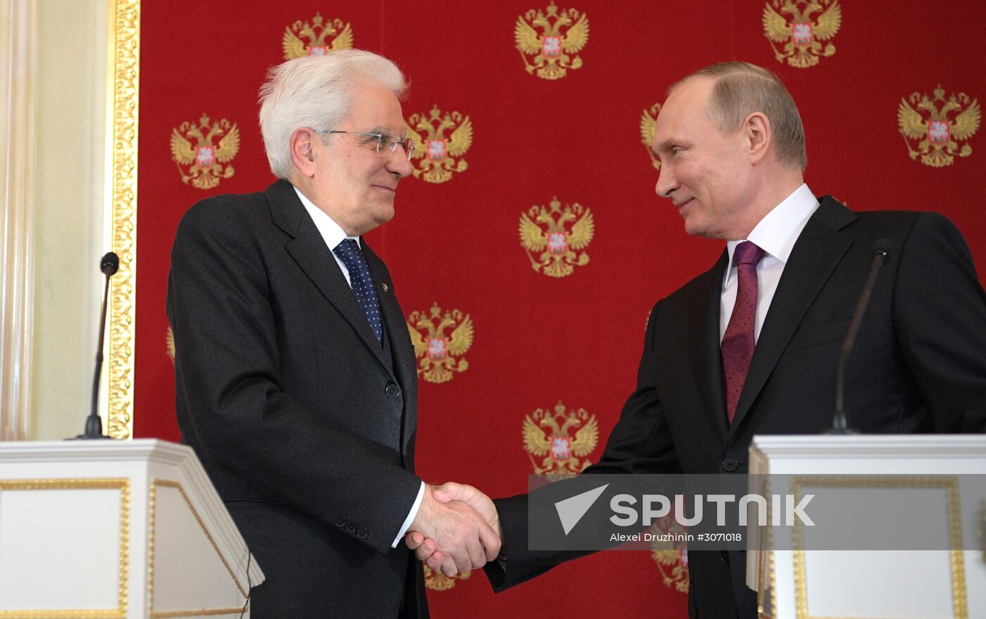 Vladimir Putin meets with Italian President Sergio Mattarella