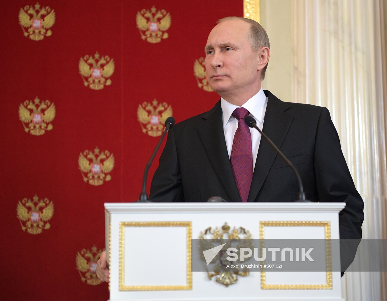 Vladimir Putin meets with Italian President Sergio Mattarella