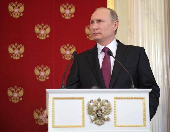 Vladimir Putin meets with Italian President Sergio Mattarella