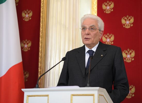 Vladimir Putin meets with Italian President Sergio Mattarella