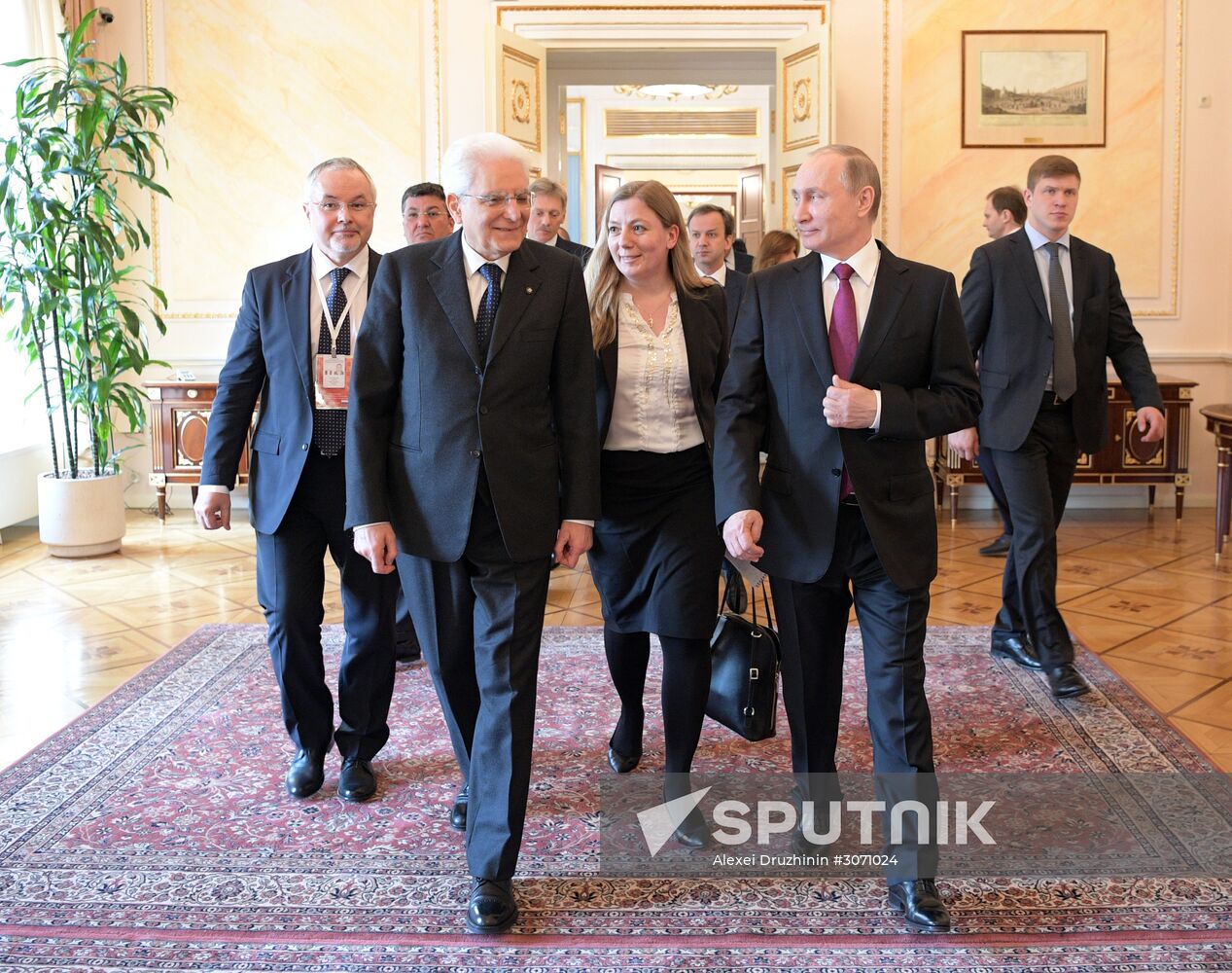 Vladimir Putin meets with Italian President Sergio Mattarella