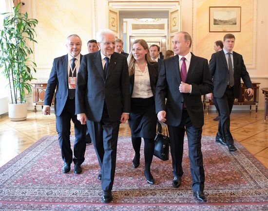 Vladimir Putin meets with Italian President Sergio Mattarella