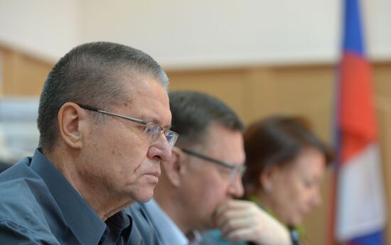 Court hears prosecutors' motion on extended arrest for Alexei Ulyukayev