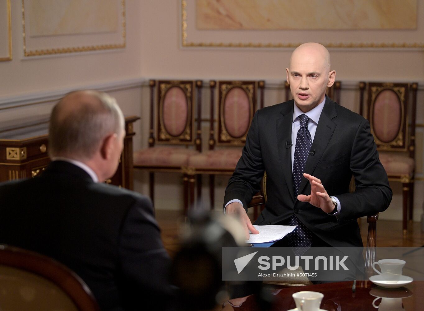 President Vladimir Putin interviewed by Mir Television and Radio Broadcasting Company
