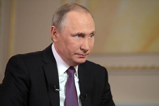 President Vladimir Putin interviewed by Mir Television and Radio Broadcasting Company