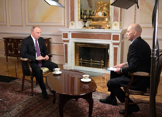 President Vladimir Putin interviewed by Mir Television and Radio Broadcasting Company