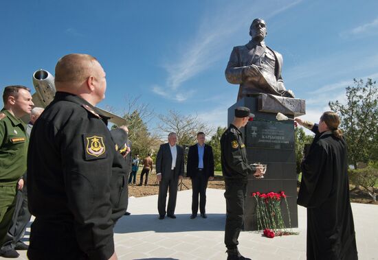 Unveiling monument to Lieutenant General of Engineer Corps Dmitry Karbyshev in Yevpatoriya