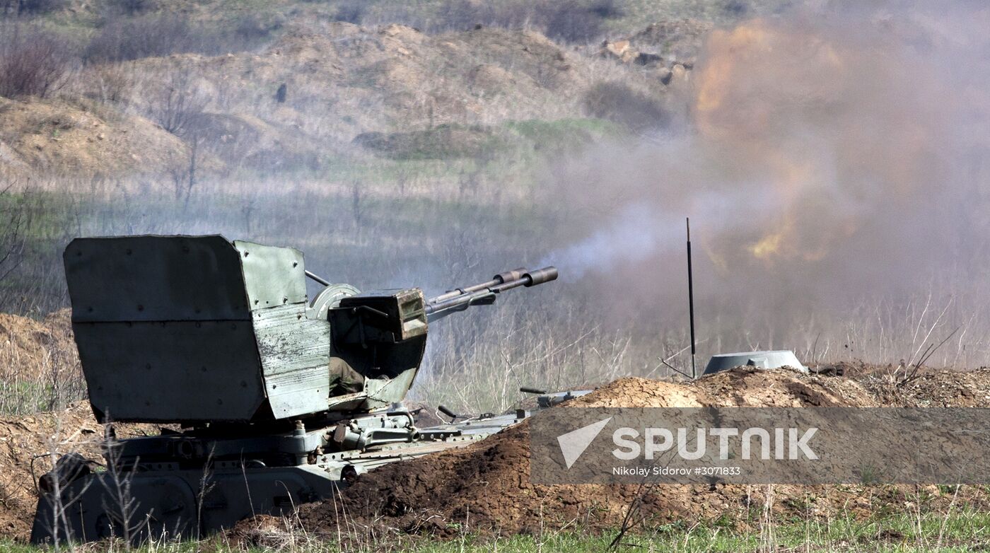 Drill of Lugansk People's Republic people's militia