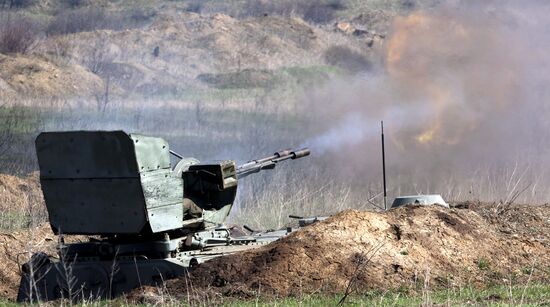 Drill of Lugansk People's Republic people's militia
