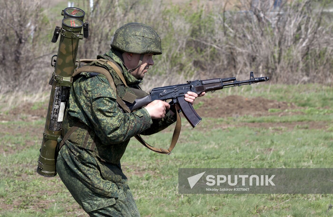 Drill of Lugansk People's Republic people's militia