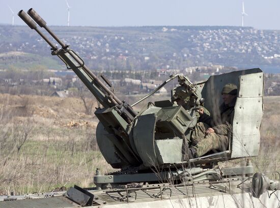 Drill of Lugansk People's Republic people's militia
