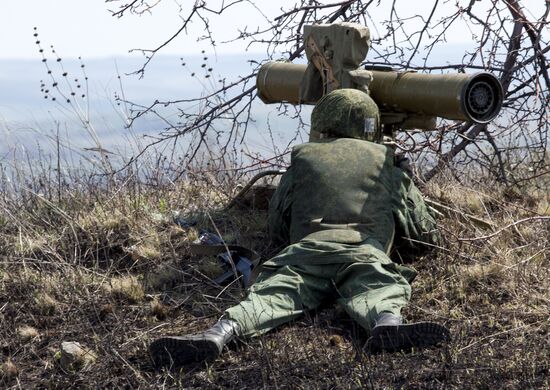 Drill of Lugansk People's Republic people's militia