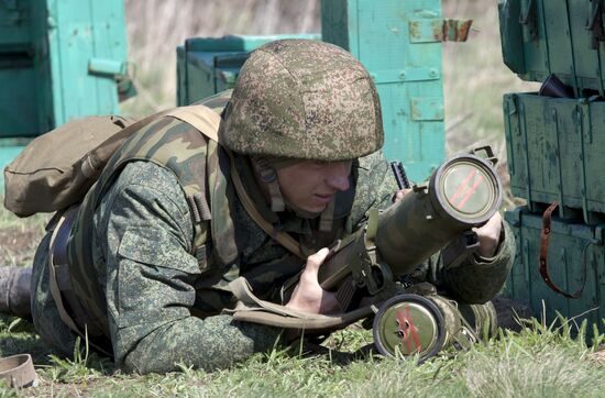 LPR People’s Militia holds military exercises