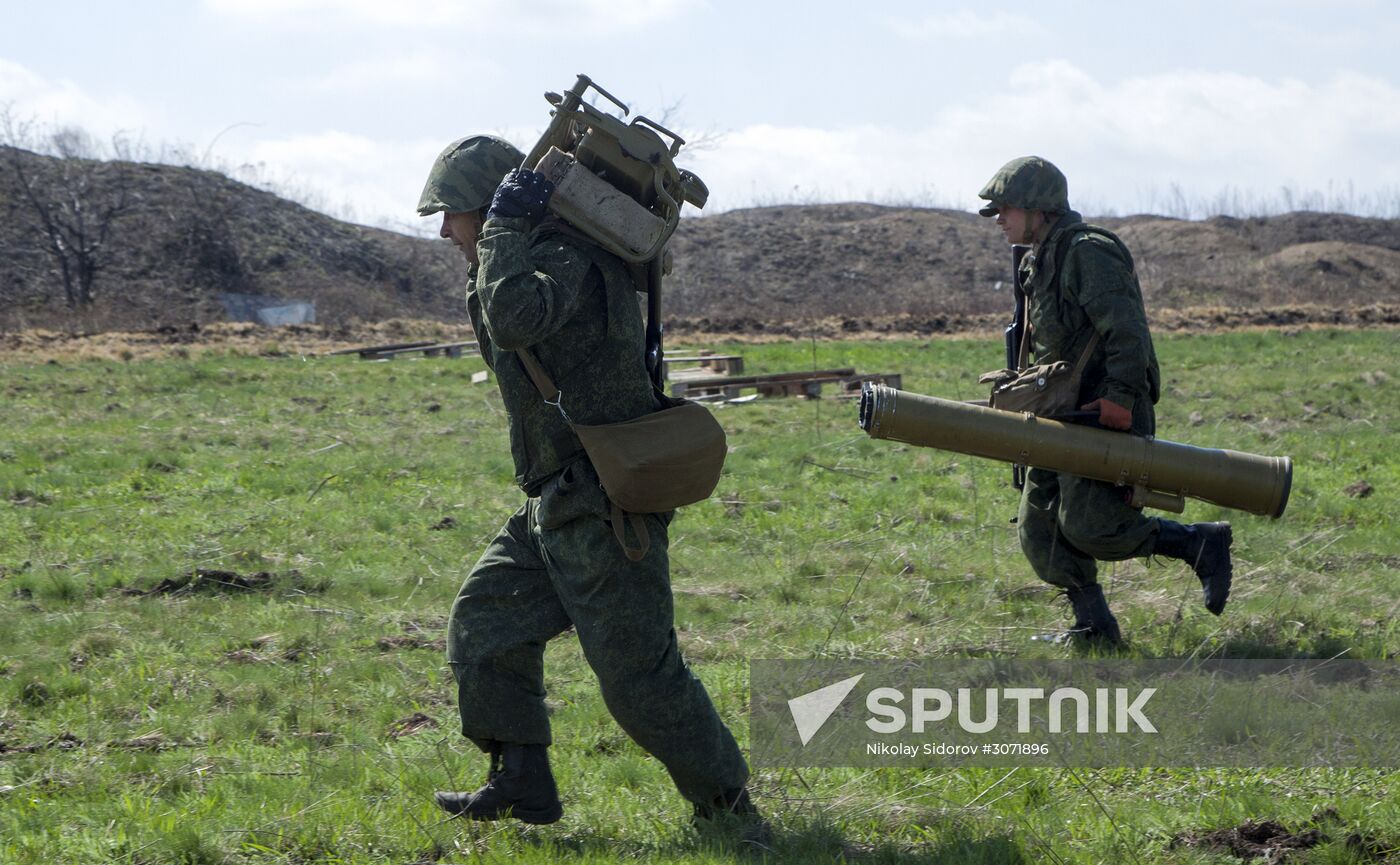 LPR People's Militia holds military exercises