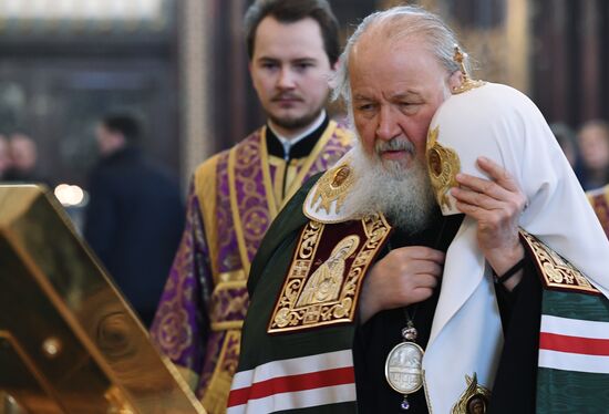 Patriarch holds service at Christ the Savior Cathedral on Maundy Thursday