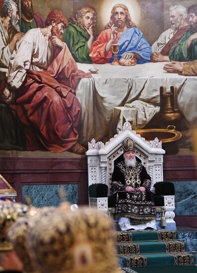 Patriarch holds service at Christ the Savior Cathedral on Maundy Thursday