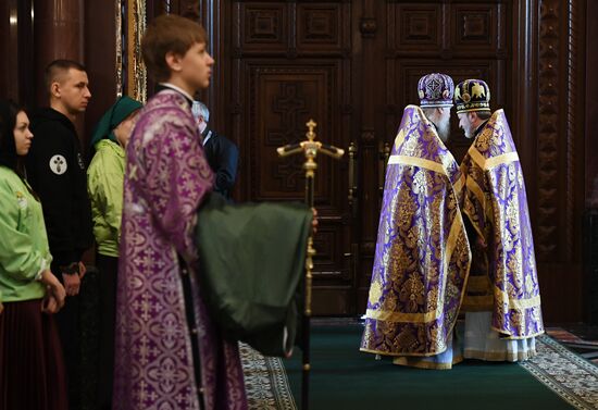 Patriarch holds service at Christ the Savior Cathedral on Maundy Thursday