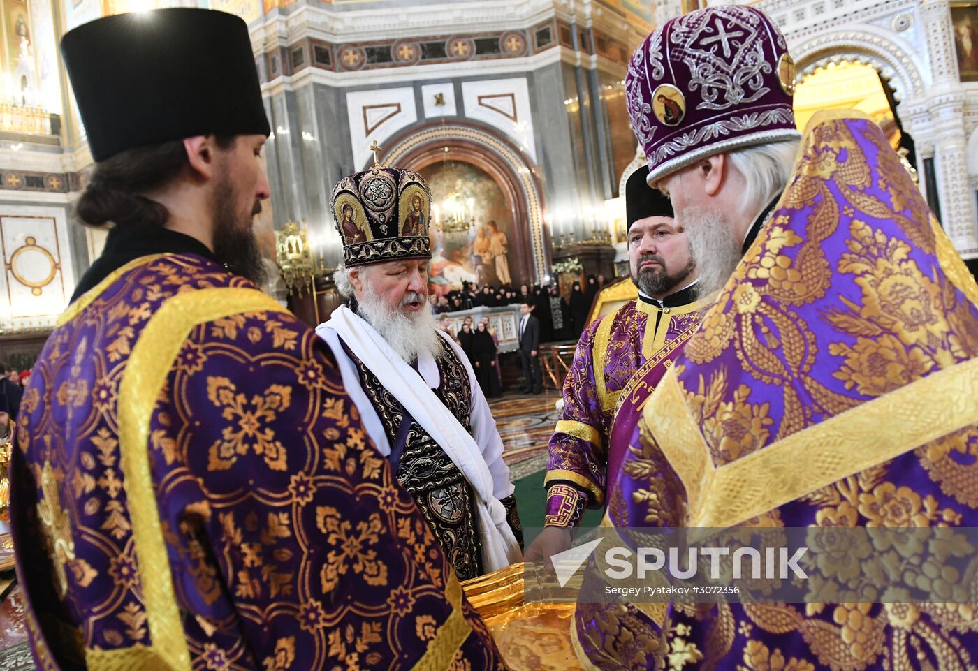 Patriarch holds service at Christ the Savior Cathedral on Maundy Thursday