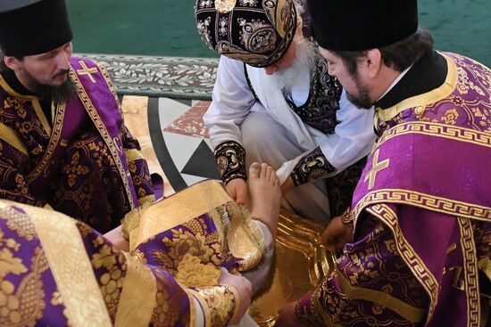 Patriarch holds service at Christ the Savior Cathedral on Maundy Thursday