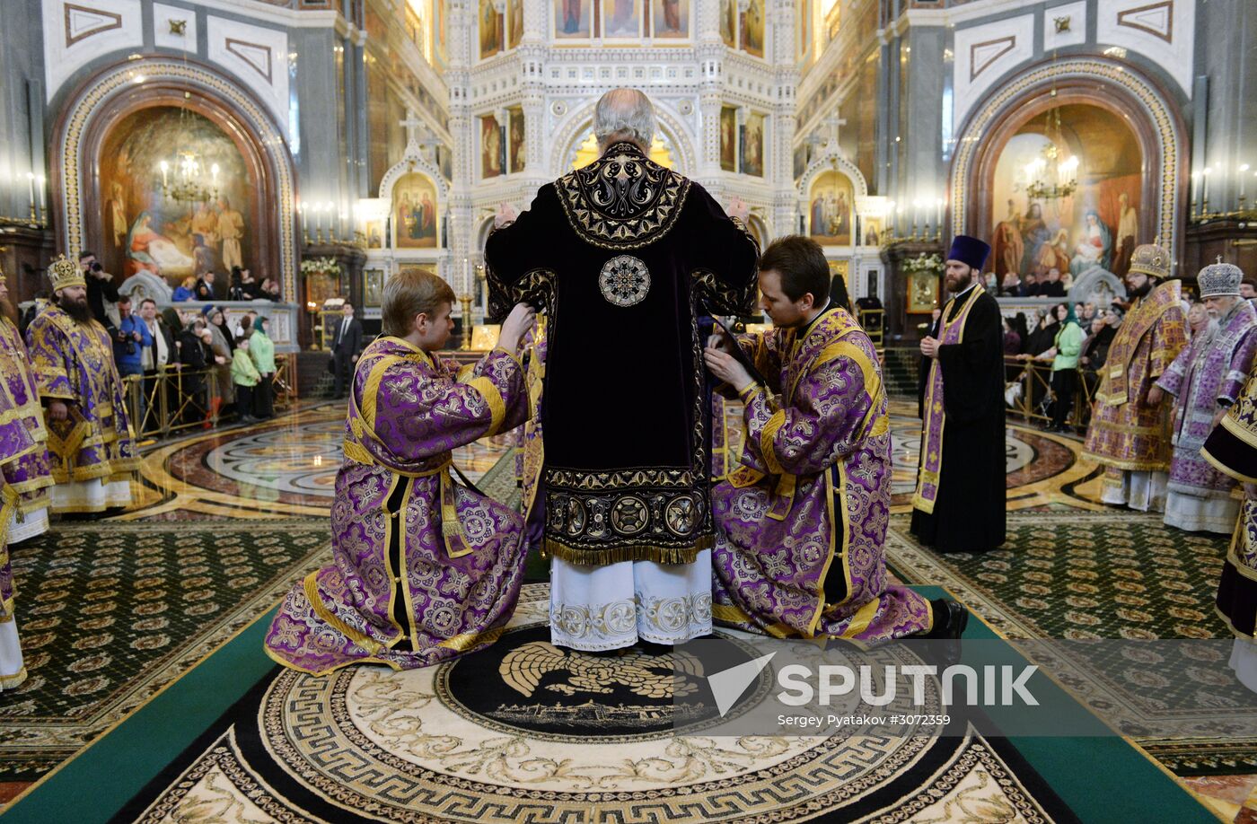 Patriarch holds service at Christ the Savior Cathedral on Maundy Thursday