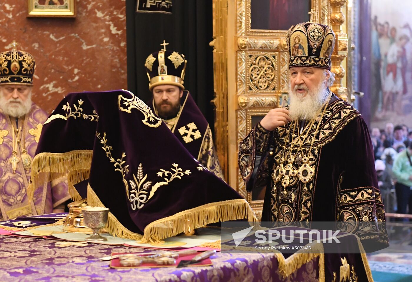 Patriarch holds service at Christ the Savior Cathedral on Maundy Thursday